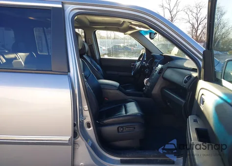 2011 Honda Pilot Touring z USA, uszkodzony, nr VIN 5FNYF4H9XBB056690